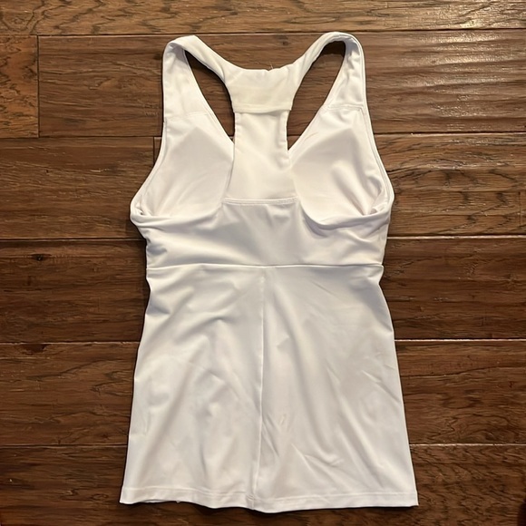 Fabletics NWT Mila Built-In Tank Size XS/4 - Picture 3 of 8